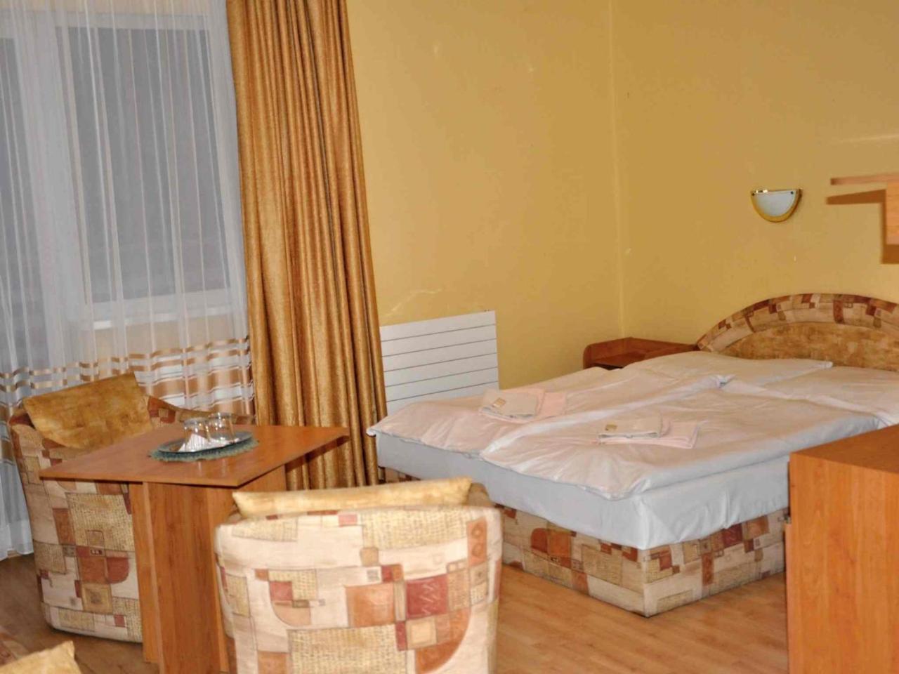 Hotel Pramen - Sivek Hotels ดูจินเซ ภายนอก รูปภาพ