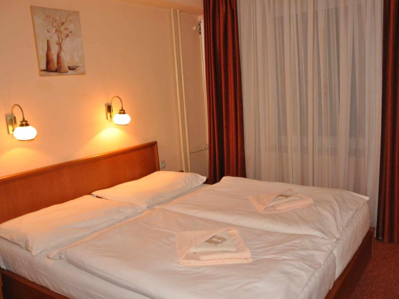 Hotel Pramen - Sivek Hotels ดูจินเซ ภายนอก รูปภาพ