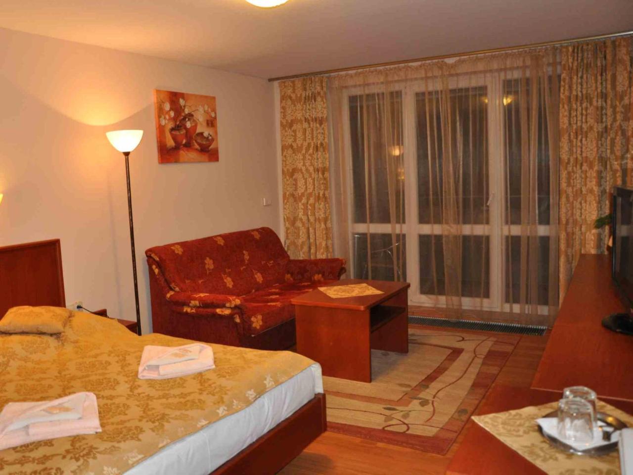 Hotel Pramen - Sivek Hotels ดูจินเซ ภายนอก รูปภาพ